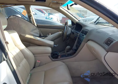 1998 Lexus Es 300 from USA, damaged, VIN JT8BF28G2W5030907